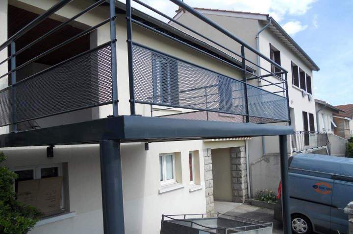 Installation garde-corps Vals-près-le-Puy